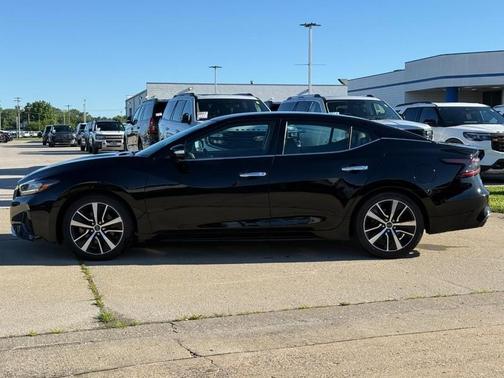 Super Black 2023 Nissan Maxima SV