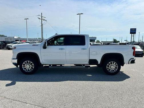 Summit White 2025 Chevrolet Silverado 2500 LTZ
