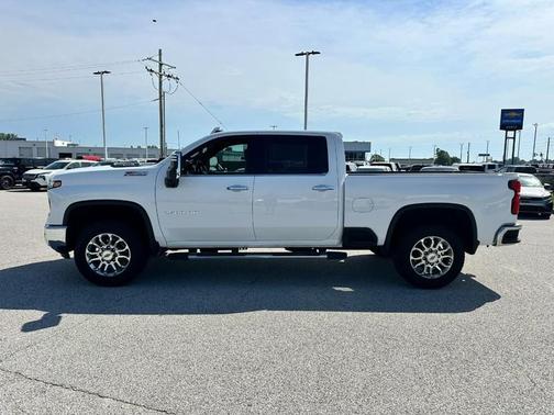 Summit White 2025 Chevrolet Silverado 2500 LTZ