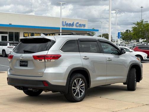 Celestial Silver Metallic 2017 Toyota Highlander XLE