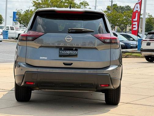 Gun Metallic 2024 Nissan Rogue S