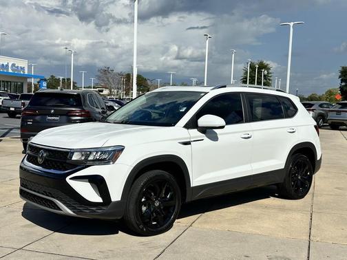 2023 Volkswagen Taos 1.5T SE