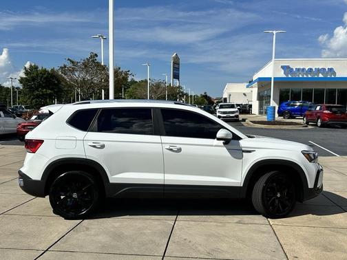 2023 Volkswagen Taos 1.5T SE