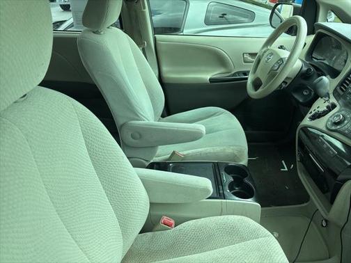 2012 Toyota Sienna LE