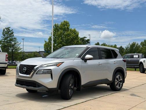 Brilliant Silver Metallic 2023 Nissan Rogue SV