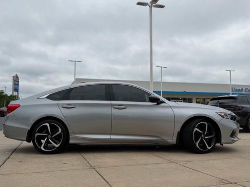Lunar Silver Metallic 2022 Honda Accord Sport SE 1.5T
