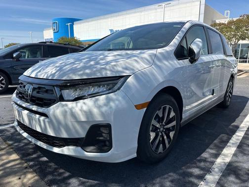 Platinum White Pearl 2026 Honda Odyssey EX-L