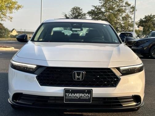 Platinum White Pearl 2025 Honda Accord SE