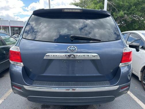 Shoreline Blue Pearl 2011 Toyota Highlander SE