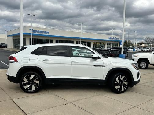 2024 Volkswagen Atlas Cross Sport 2.0T SE w/Technology 4MOTION