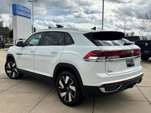 2024 Volkswagen Atlas Cross Sport 2.0T SE w/Technology 4MOTION