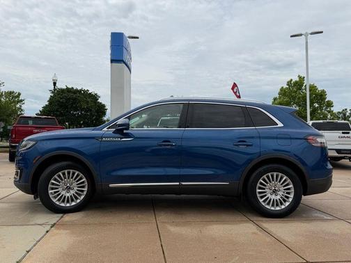 Artisan Blue 2020 Lincoln Nautilus Standard