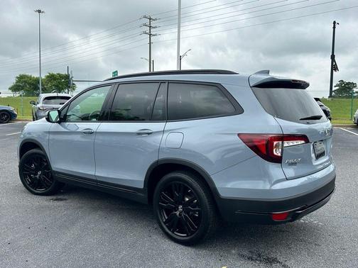 Crystal Black Pearl 2022 Honda Pilot AWD Black Edition