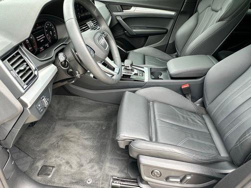 2024 Audi Q5 45 S line Premium