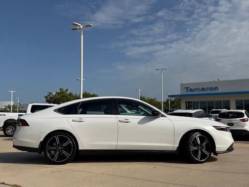 Platinum White Pearl 2023 Honda Accord Hybrid Sport