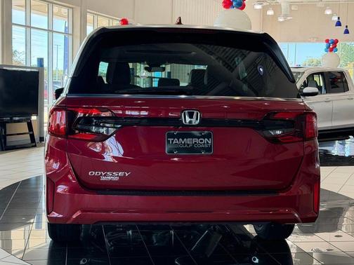 Radiant Red Metallic II 2027 Honda Odyssey EX-L