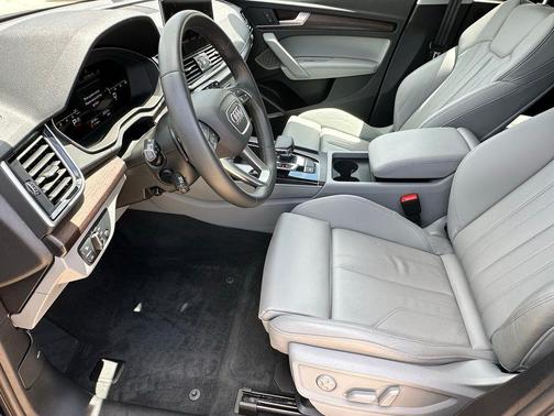 Navarra Blue Metallic 2024 Audi Q5 45 S line Premium Plus