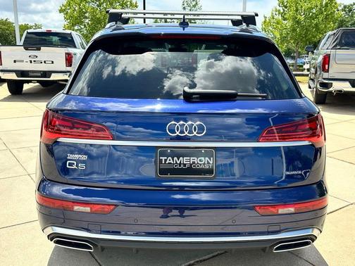 Navarra Blue Metallic 2024 Audi Q5 45 S line Premium Plus