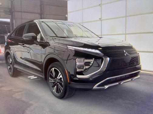 Labrador Black Pearl 2025 Mitsubishi Eclipse Cross SE