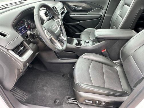 Summit White 2023 GMC Terrain SLT