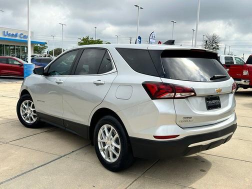 Silver Ice Metallic 2022 Chevrolet Equinox 1LT
