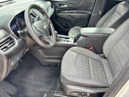 Silver Ice Metallic 2022 Chevrolet Equinox 1LT