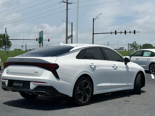 Snow White Pearl 2025 Kia K5 GT-Line