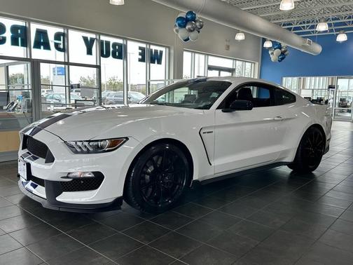2016 Ford Shelby GT350 Base