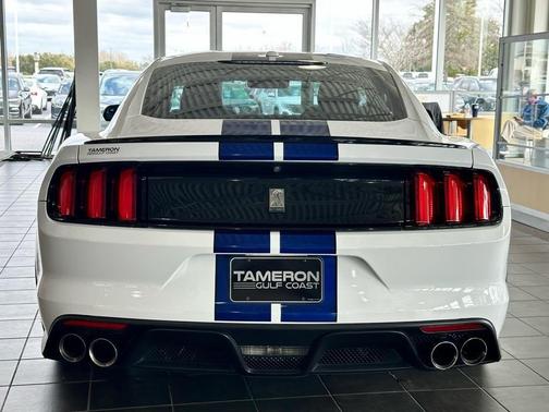 2016 Ford Shelby GT350 Base