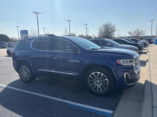 2023 GMC Acadia Denali