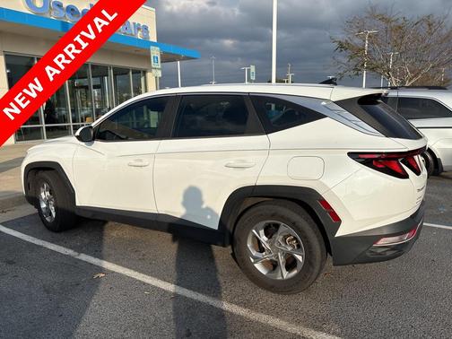 2022 Hyundai TUCSON SE
