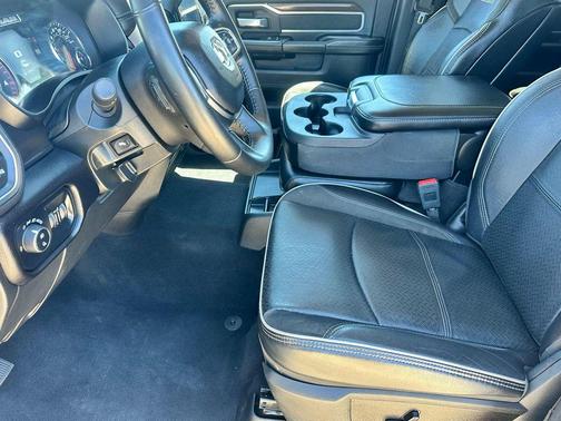 2024 RAM 2500 Laramie Crew Cab 4x4 6'4' Box