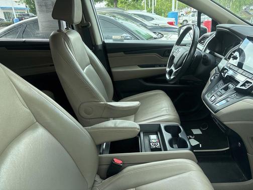 Platinum White Pearl 2020 Honda Odyssey EX-L