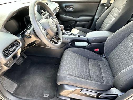 Crystal Black Pearl 2023 Honda HR-V LX