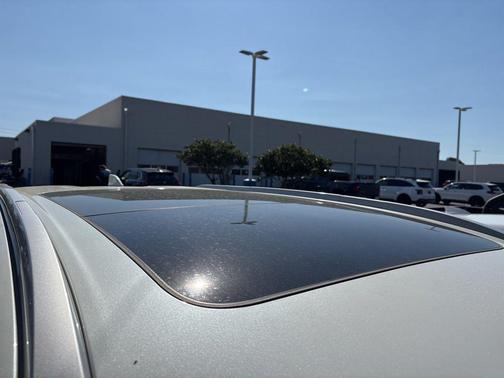 Pearl White Tricoat 2023 Nissan Rogue SL