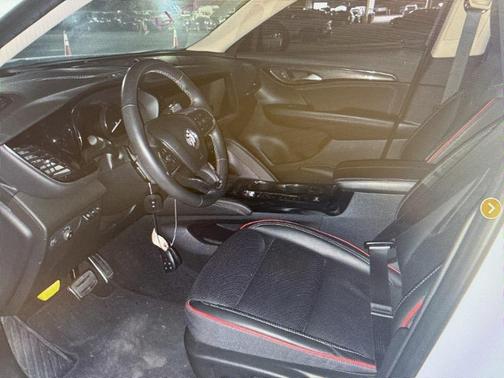 2022 Buick Envision FWD Essence