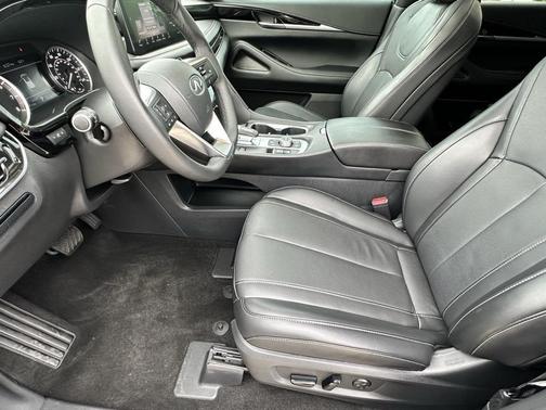 2025 INFINITI QX60 Pure