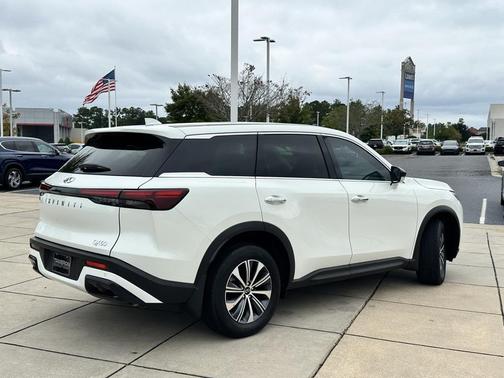 2025 INFINITI QX60 Pure