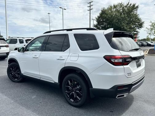 2025 Honda Pilot Touring 8-Passenger