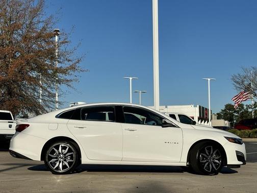 2024 Chevrolet Malibu FWD RS