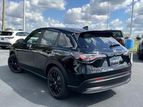 2026 Honda HR-V 2WD Sport