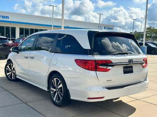Platinum White Pearl 2022 Honda Odyssey Touring