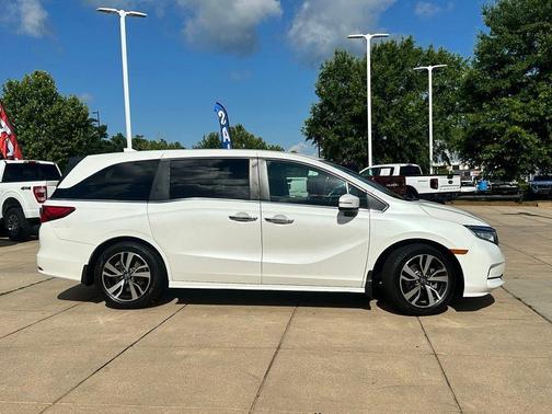 Platinum White Pearl 2022 Honda Odyssey Touring