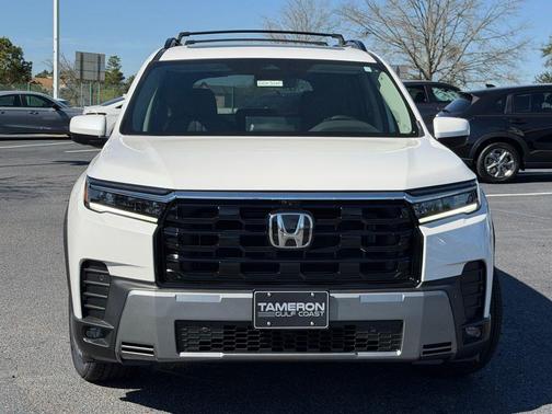 Platinum White Pearl 2026 Honda Pilot Touring 8-Passenger