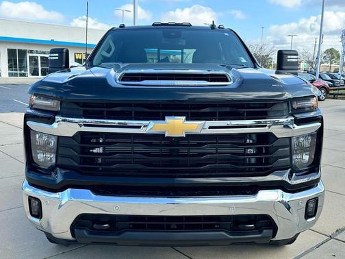 2025 Chevrolet Silverado 3500 LT