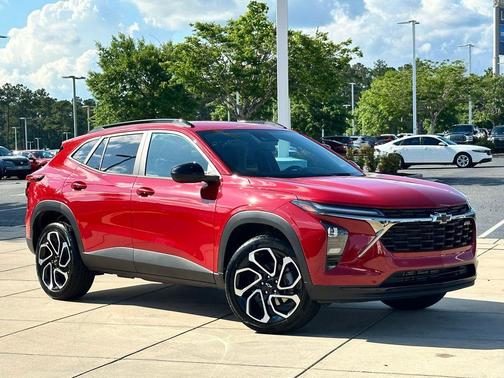 Apex Red 2026 Chevrolet Trax FWD 2RS