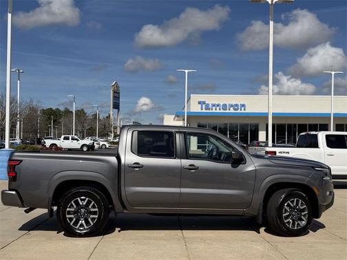 2024 Nissan Frontier SL