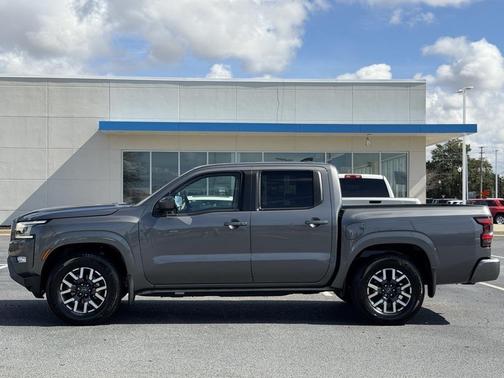 2024 Nissan Frontier SL