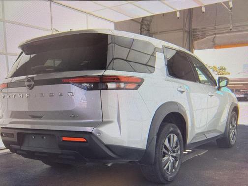 2024 Nissan Pathfinder S 4WD