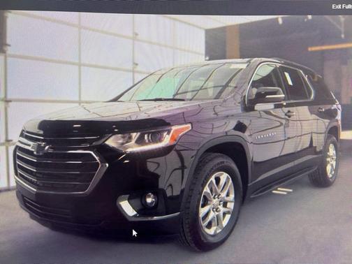 Mosaic Black Metallic 2021 Chevrolet Traverse LT Cloth